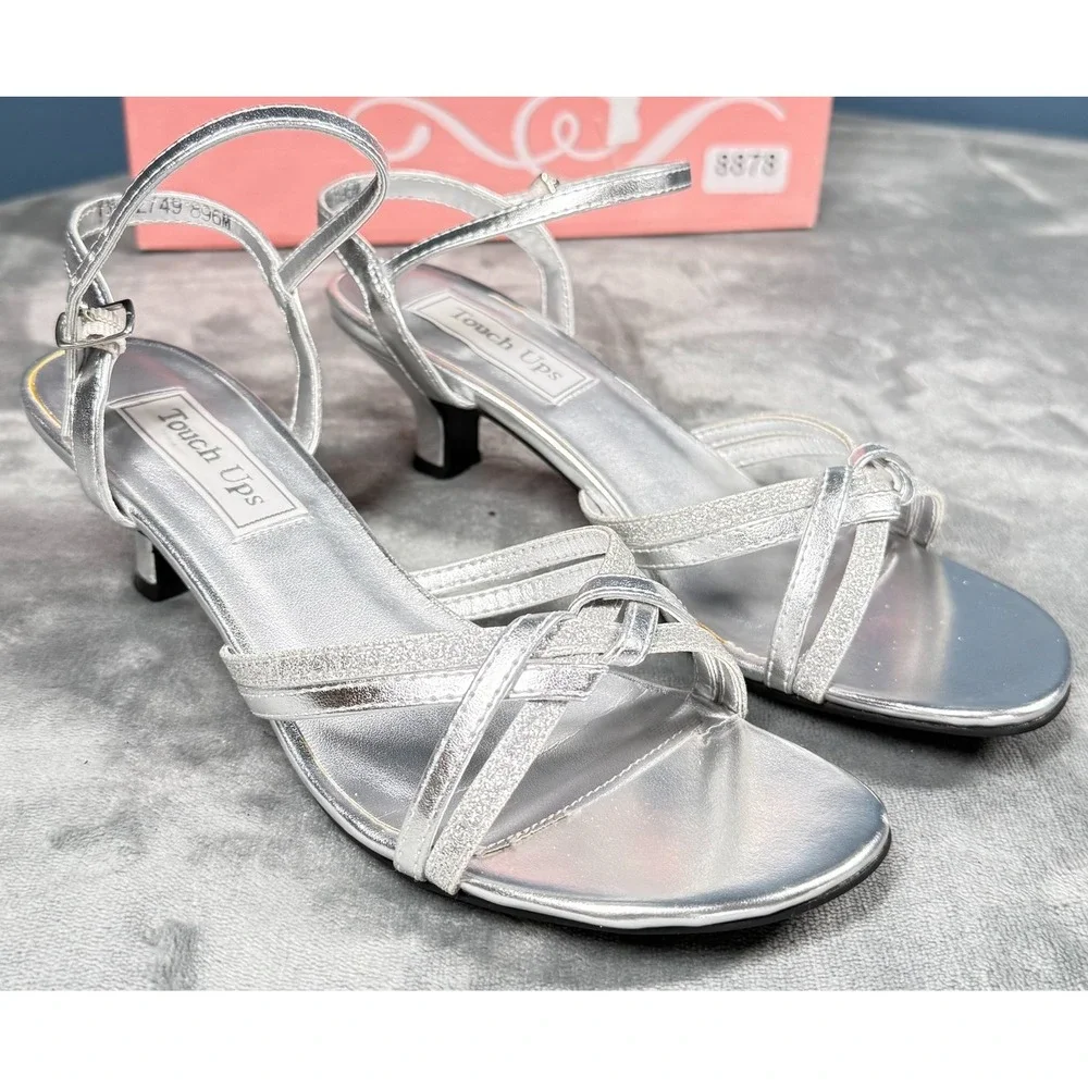 Touch Ups Melanie Womens 7 Silver Strappy Kitten Heel Sandals